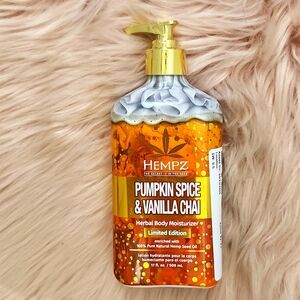 Brand New LIMITED EDITION HEMPZ PUMPKIN SPICE & VANILLA CHAI MOISTURIZER